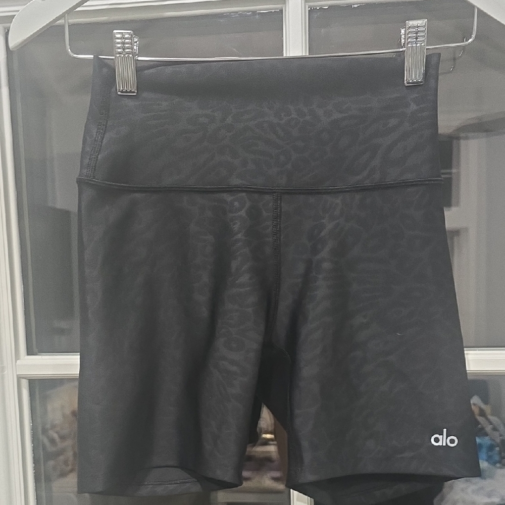 Alo Yoga  Leopard Biker Shorts Black XS